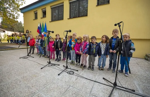 Mestna občina Koper je v torek namenu predala energetsko 
sanirane prostore podružničnega vrtca Delfino Blu in osnovne šole 
Pier Paolo Vergerio il Vecchio v Bertokih.