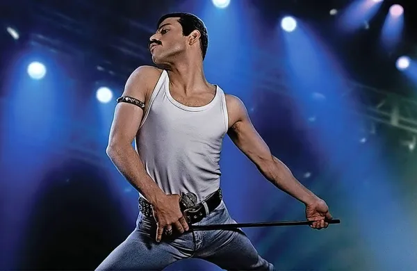 Rami Malek kot Freddie Mercury.