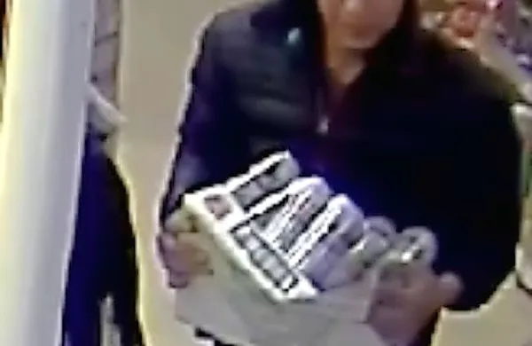 Britanska policija na lovu za dvojnikom zvezdnika Prijateljev, ki je ukradel pivo