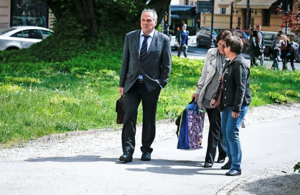 Vrhovno sodišče, ki je ugodilo zahtevi za varstvo zakonitosti Milka 
Noviča, obsojenega zaradi umora Janka Jamnika, je sodbo 
sodišča prve in druge stopnje v celoti razveljavilo.