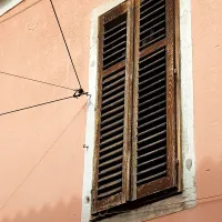 Varuhi dedi&scaron;čine bodo preverili, kako so bili name&scaron;čeni okraski