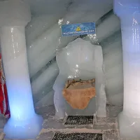 Pod  ledenikom Dachstein so uredili pravo kraljevo ledeno palačo. 