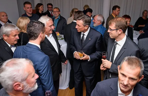 Minister Pre&scaron;iček pozval k branju knjig