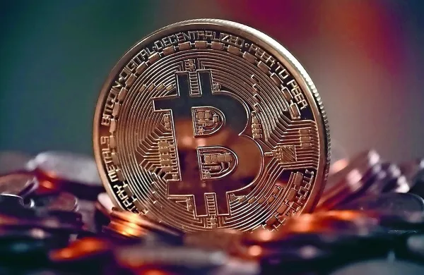 Bitcoin praznuje deset let