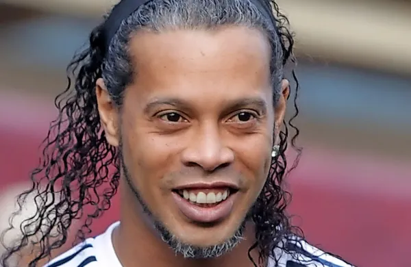 Ronaldinho  je bil nekoč vreden milijone, zdaj mu  grozi osebni 
stečaj.