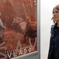 Najmlajšo hčer Vlada Šava in našo novinarko Reko smo ujeli pri 
spominu iz otroštva -  deklica na konju je  prav ona.  