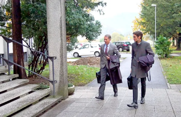Pooblaščenca toženih strank sta grajala neizvedbo predlaganih 
dokazov in pričakujeta nadaljevanje v pritožbenem postopku.