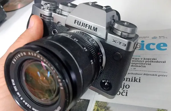 Fujijeva retro oblika se nadaljuje tudi pri modelu x-t3. 