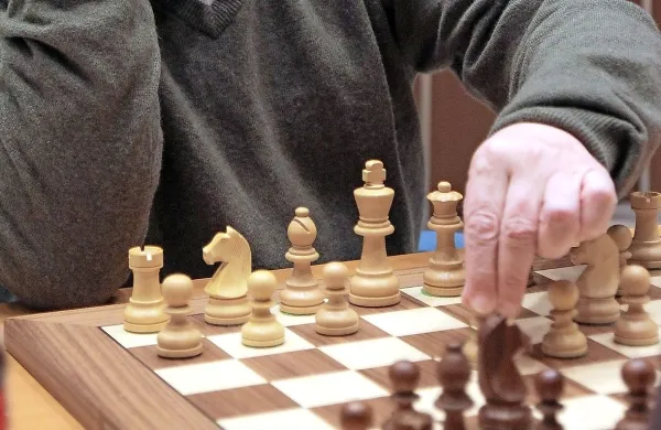 Za &scaron;ahovski prestol