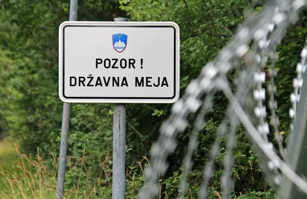 Dolenjec, ki je prevažal prebežnike proti Italiji, bo oddelal 13-mesečno kazen