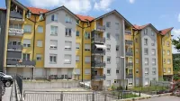 Še druga polovica stanovanj v enem od blokov soseske Park pod 
Javorniki, ki so bila več let prazna, je dobila nove lastnike.