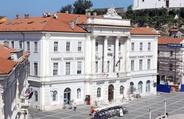 Za vstop v piranski občinski svet vlada precejšnja gneča.