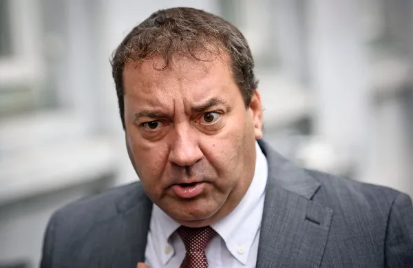  Ministru Marku Bandelliju bo funkcija prenehala, ko se bo z 
odstopom seznanil državni zbor.