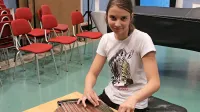 Lara Filipič je med redkimi, ki na citre igrajo klasično glasbo.