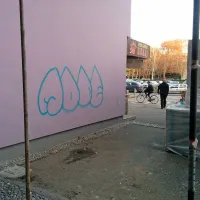 Stanovalci stolpnic so se zgražali nad uničenimi novimi fasadami.