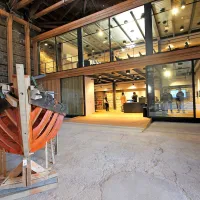 V okviru projekta Mala barka 2, ki je namenjen ohranitvi pomorske 
dediščine Severnega Jadrana, je piranska občina v nekdanjem 
skladišču soli Monfort zgradila info center in ga danes tudi 
slovesno odprla.