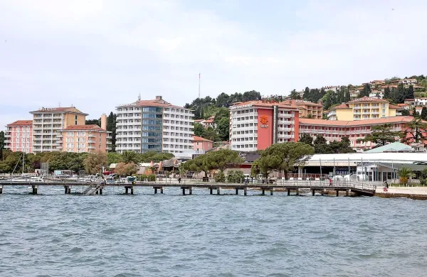 Istrabenz je za šest hotelov v Portorožu prejel sedem ponudb.