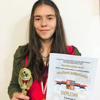 Ema Marušič iz Kojskega je na festivalu zasluženo osvojila prvo 
mesto v kategoriji od 13 do 15 let.