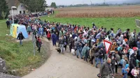 Slovenska vlada globalni dogovor o migracijah podpira tudi zaradi 
izkušnje z množičnimi migracijami, ko so bile države na balkanski 
poti prepuščene same sebi. 