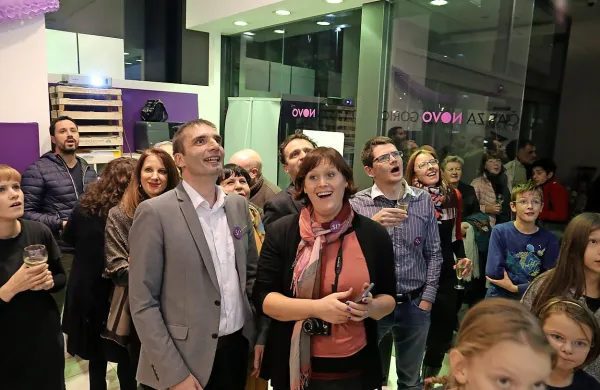 Ob novici o uvrstitvi v drugi krog so v taboru Goriške.si slavili.