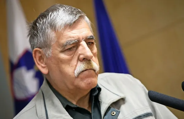 Član projektnega sveta za civilni nadzor nad projektom gradnje 
drugega železniškega tira med Divačo in Koprom Emil Milan 
Pintar