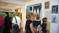 Na ogled in naprodaj so dela, ki so nastala na letošnji poletni 
koloniji na Sinjem vrhu, in bodo v prihodnje potovala po različnih 
domačih razstaviščih. 