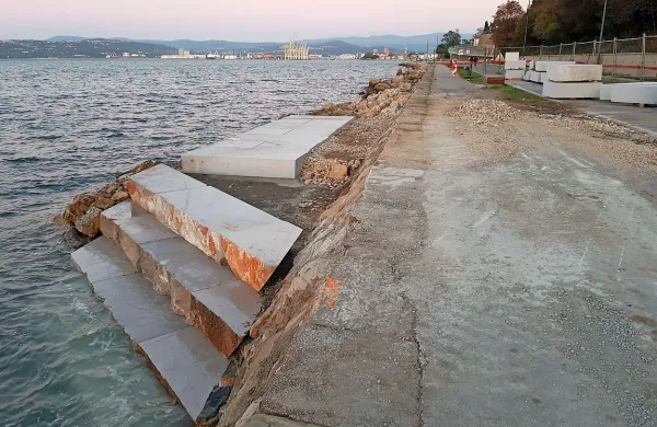 Začeli so urejati skalomet ob obalni cesti