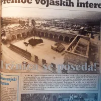 Obiskovalce koprske tržnice in tamkajšnje prodajalce so skrbele razpoke v arkadah, ki so nastale zaradi posedanja tal, a 
strokovnjaki so mirili, da je bilo posedanje predvideno in da je tržnica varna.