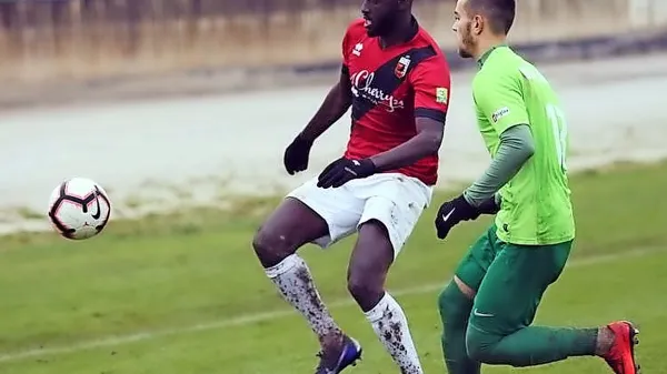 Sežanski Tabor  po prvem delu sezone ostaja v igri za napredovanje. Pri okrepitvah je imel srečno roko ob izbiri napadalca.  
Papa Ibou Kebe (levo) je drugi strelec lige s 15 zadetki.