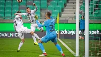 Sobočani so olimpijinega vratarja Aljaža Ivačiča za remi premagali 
v 93. minuti.