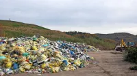 V zbirnem centru Dragonja količina nakopičene embalaže še 
vedno drastično presega zmogljivosti.