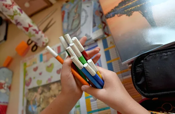 Nekdanji ravnatelj na zatožni klopi, ker naj bi učencema kr&scaron;il pravico do &scaron;olanja