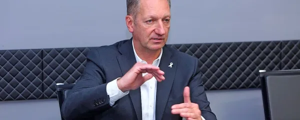 Boris Popovič že šestnajst let vodi koprsko občino. Če bo izvoljen, 
bo to njegov peti mandat. 