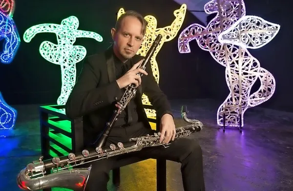 Italijanski klarinetist in saksofonist Michele Marelli  se je pri 
umetniškem vodenju festivala letos pridružil  Tatjani Jercog.   