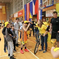 Sončkov dan v &scaron;portnem in družabnem duhu