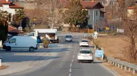 Pri Agrarii bodo najprej na novo uredili  del državne  ceste od mosta čez Reko do križišča pri Drnovku.