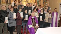 V dekaniji Idrija-Cerkno so se na prvo adventno nedeljo v spremstvu škofa dr. Jurija Bizjaka napotili 
proti misijonu in iskanju pristne ljubezni.