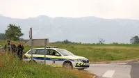 

Ubežnika je sredi septembra v zasedi čakalo več policijskih patrulj, 
nazadnje pa so ga s pomočjo očividcev izsledili v Selu. 

