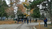 V nekdanji  vojašnici v Obrenovcu so nastanjeni moški. V različnih 
delih Srbije je 16 migrantskih centrov. 