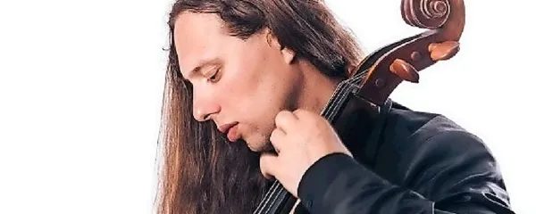 Violončelist Antonije Hajdin obožuje klasično glasbo.