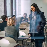 Nika Rozman - tokrat v vlogi pripravnice v preiskovalni ekipi
