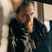 Matevž Luzar ima v rokah režijske niti.
