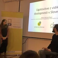 Z invalidskim vozičkom po sredi&scaron;ču Kopra