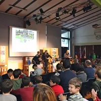 Za bogat kulturni  program  so poskrbeli cerkljanski učenci  z 
recitalom,  pesmico  in  skečem.