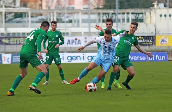 Olimpija (v zelenih dresih) je z zmago v Novi Gorici popravila 
jesenski izkupiček.