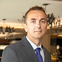 Nadzorni svet Hita je danes za novega predsednika uprave družbe 
imenoval Tomaža Repinca.