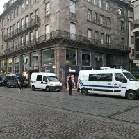 &Scaron;e vedno i&scaron;čejo mo&scaron;kega ki je streljal v Strasbourgu