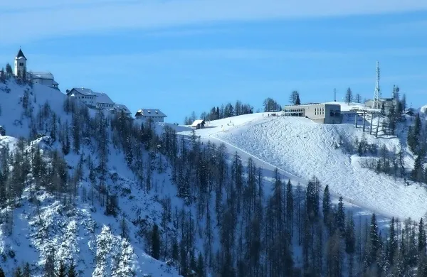 Za tržaški par, ki se je v torek odpravil na izlet v gore, a se ni vrnil 
domov, je uro za uro manj upanja.