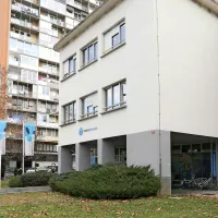 Telekomov center v središču Nove Gorice je bil včeraj v jutranjih 
urah že drugič letos tarča vlomilcev.