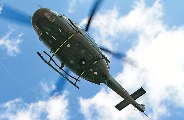 Po planinca je prišel helikopter Slovenske vojske.